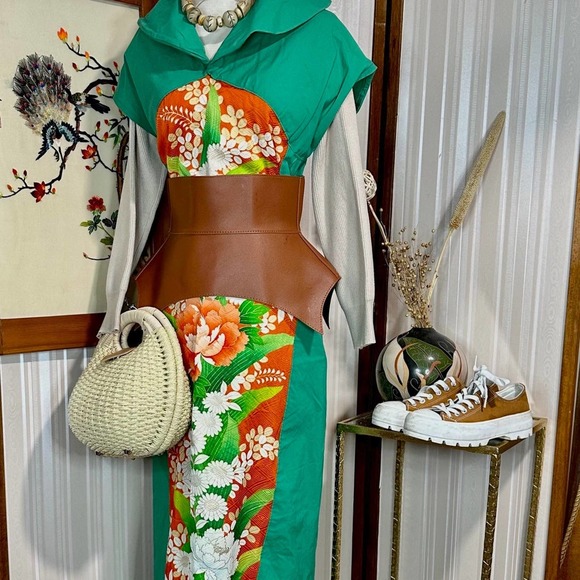 Green Statement Collar Caftan w/ Silk Floral Kimono Pattern - Picture 1 of 10
